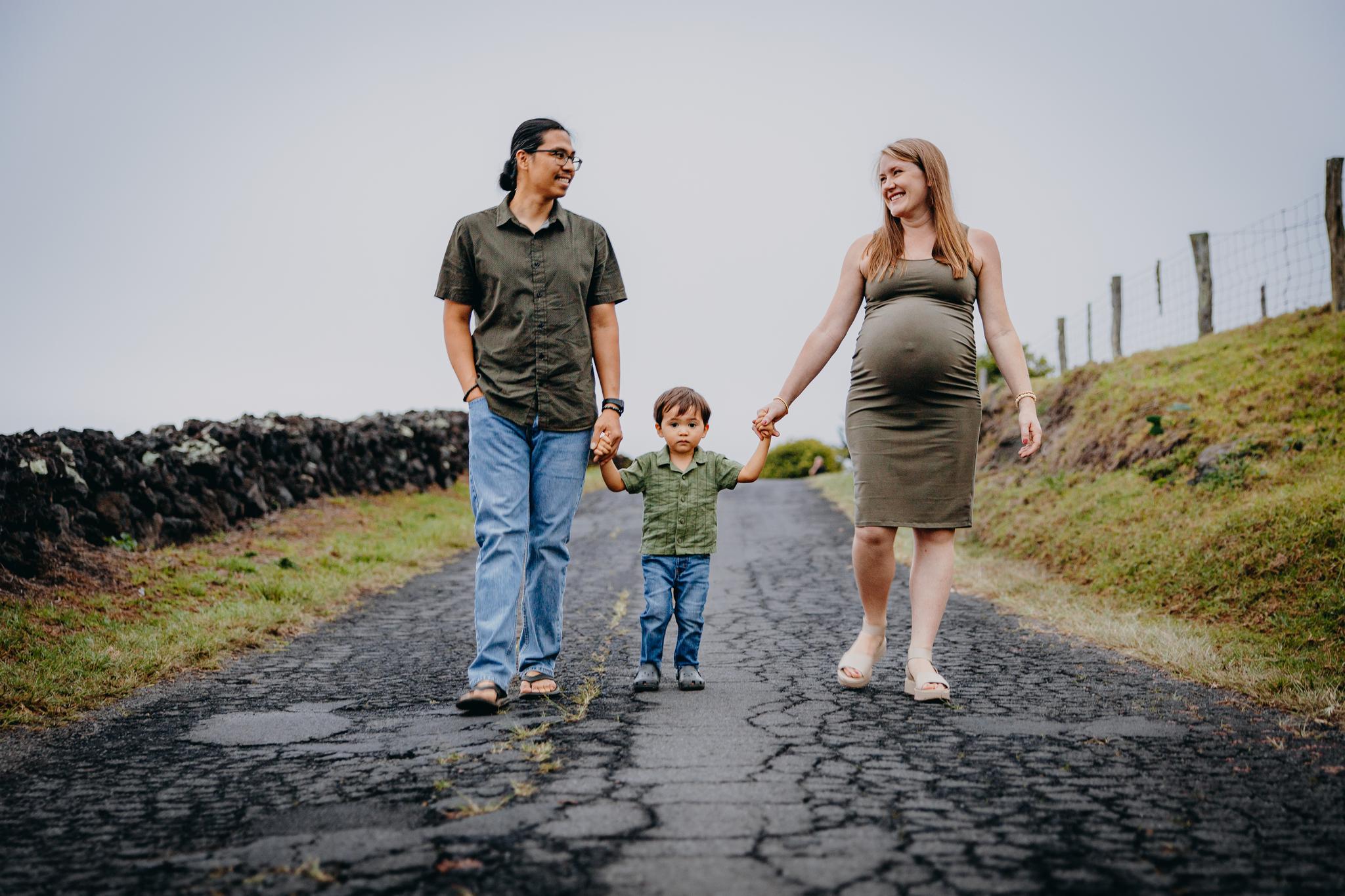 An Unforgettable Maternity Photoshoot and Family Session at Thompson Road, Kula