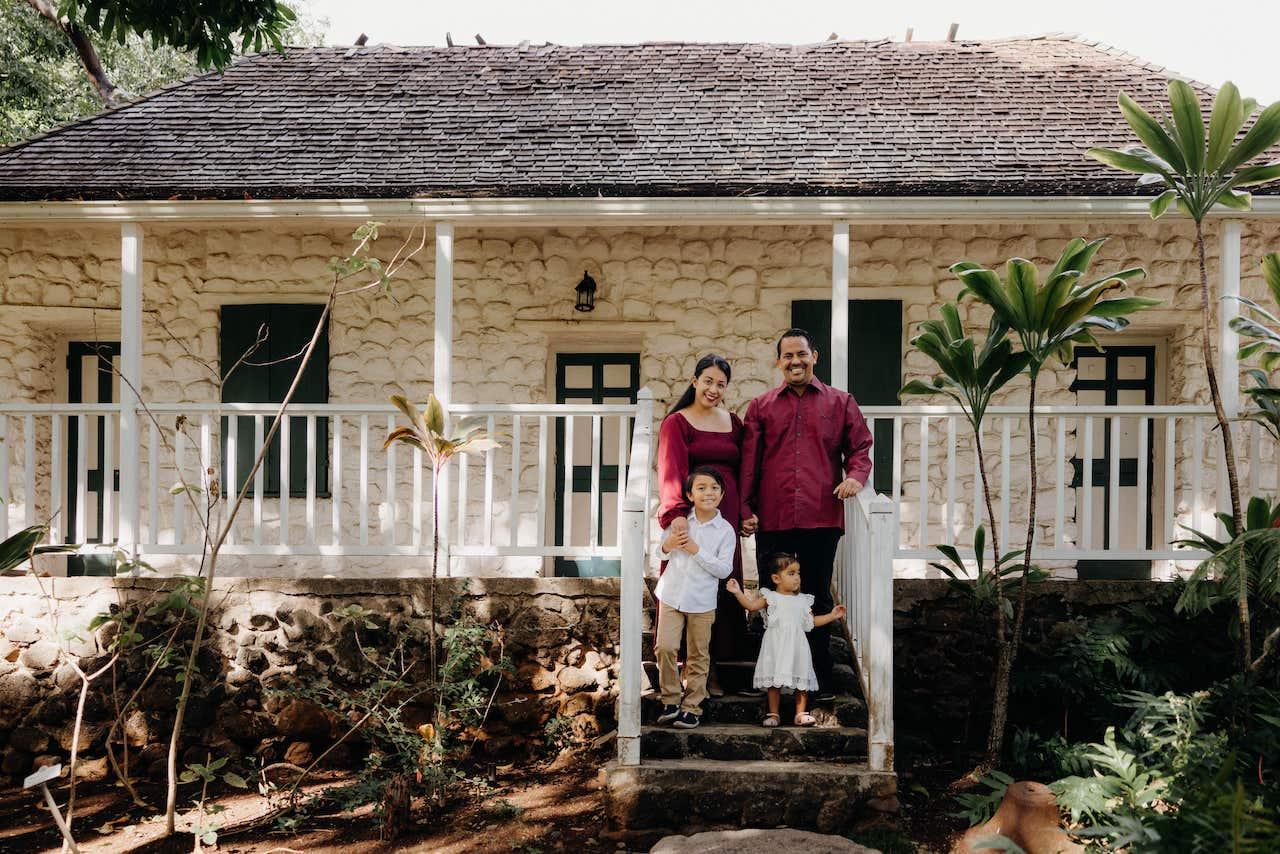 Kahaleauki Family, Bailey House Wailuku - Maui, HI - Family Session