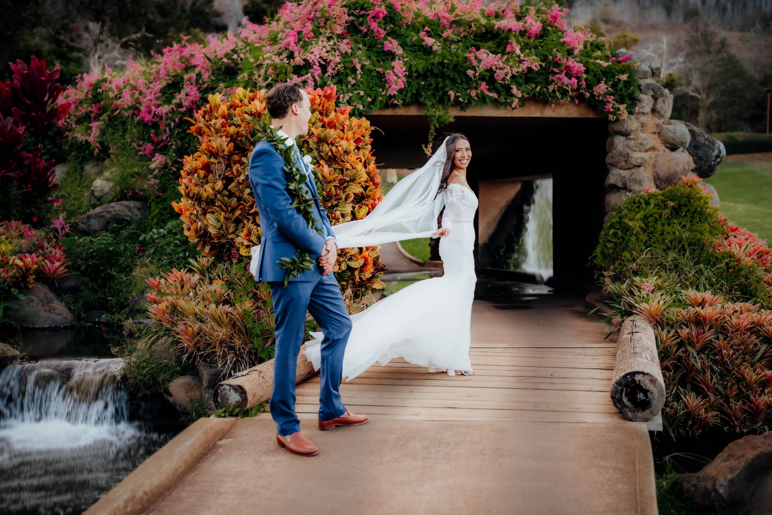 carousel-hero-element image-0